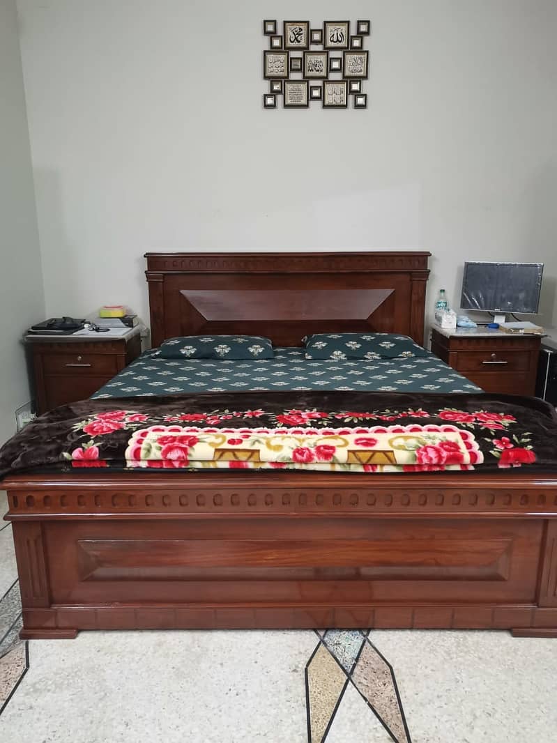 king size wooden bed with dressing table 1