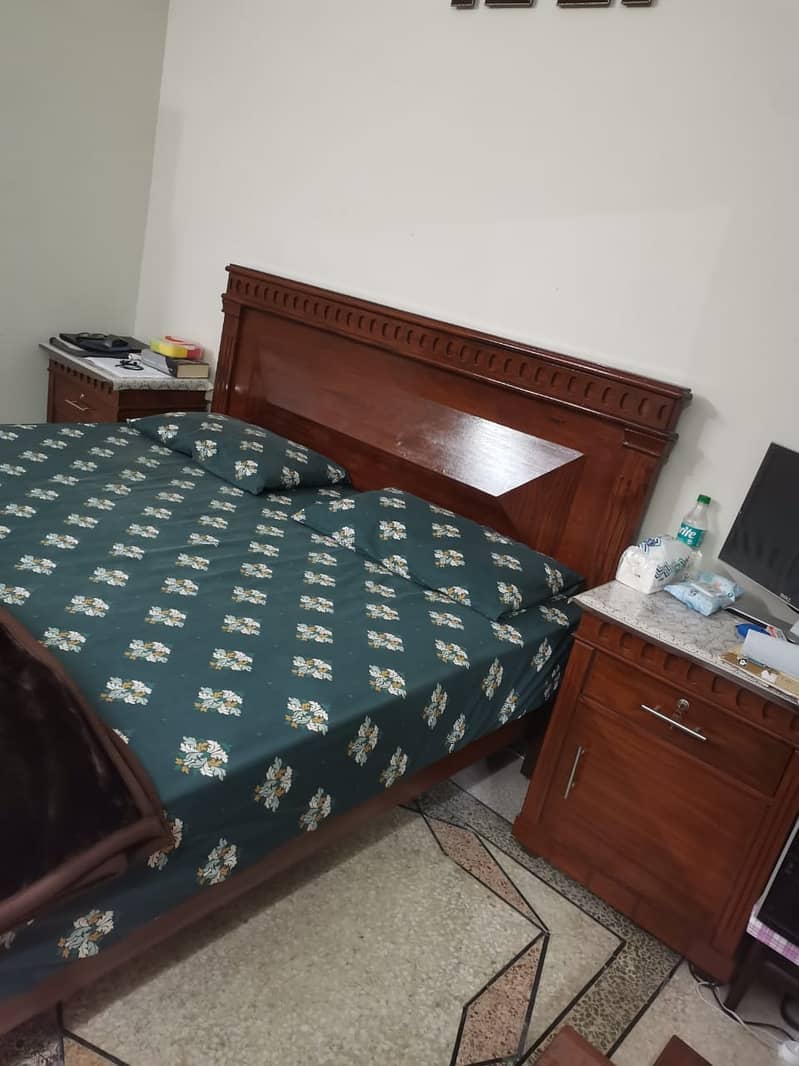 king size wooden bed with dressing table 2