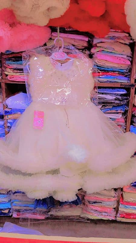 Barbie frock size 1 year se lekar 12 year size maujud hai 3