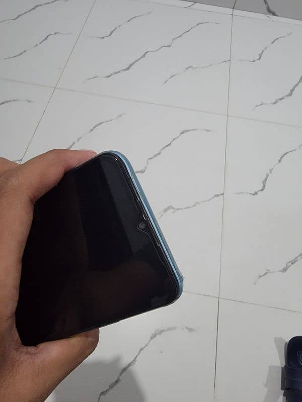 realme c25y 4/64 3