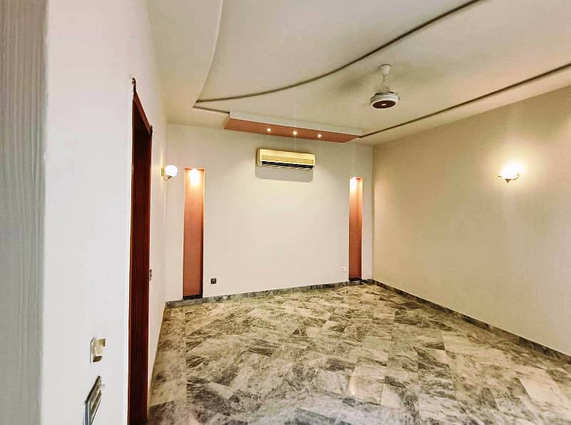 01 Kanal Beautifull House Available For rent in DHA Lahore Cantt 21