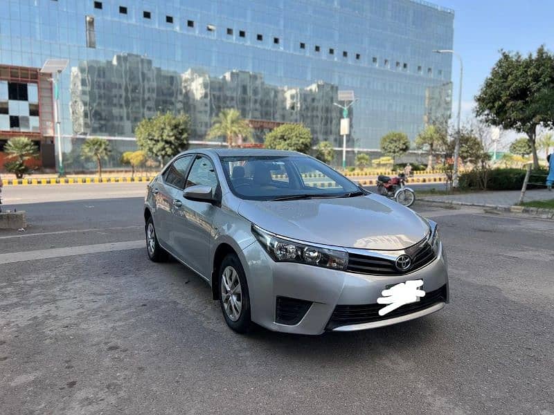 Toyota Corolla GLI 2016 in out class condition for sale in ISLAMABAD 11