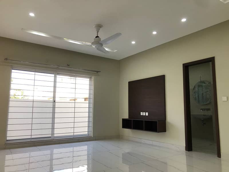 Defence Phase 3 kanal 5 bed Bungalow for rent 1.80 lakh 11