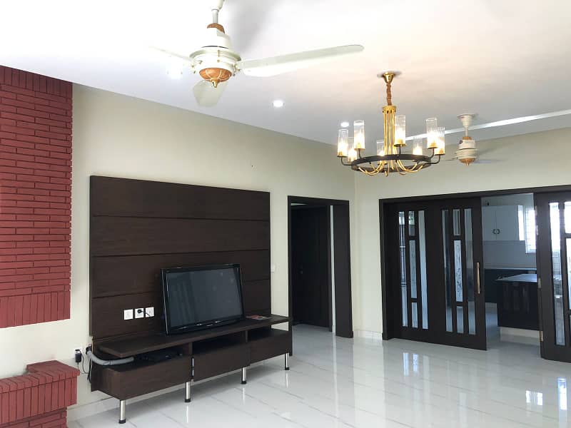 Defence Phase 3 kanal 5 bed Bungalow for rent 1.80 lakh 14