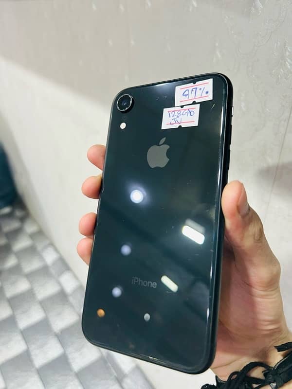 IPHONE XR 4