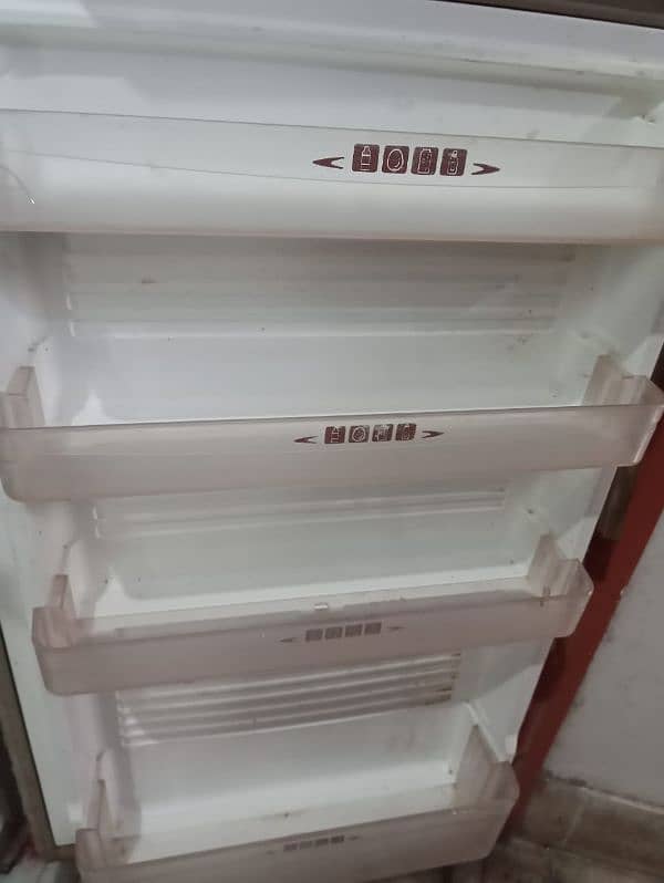 dawlance medium size fridge 2