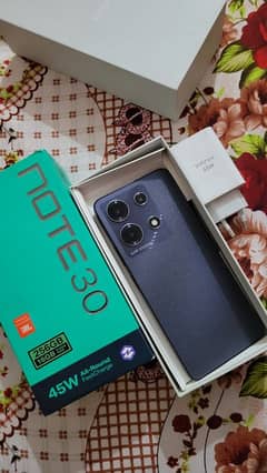 Infinix Note 30 8/256 GB storage 120 hz display 9/10 condition