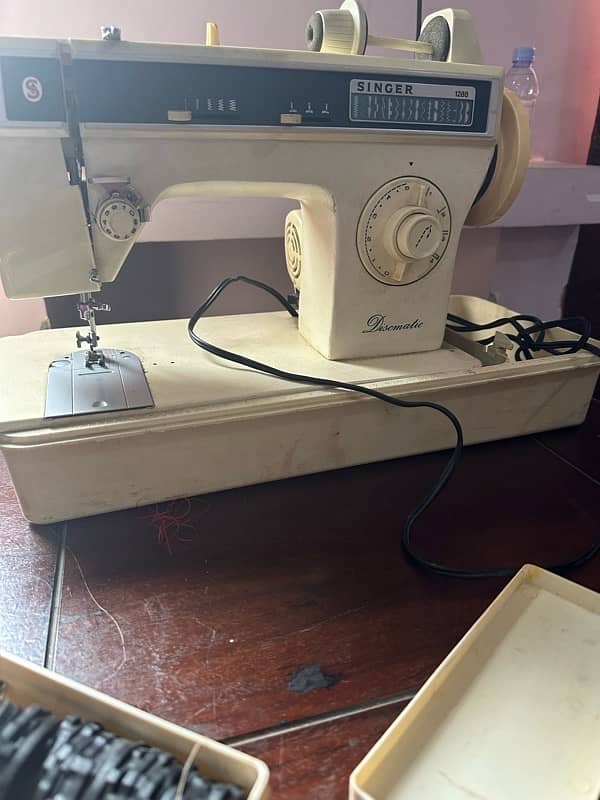 singer 1288 embroidery Machine Discmatic 1