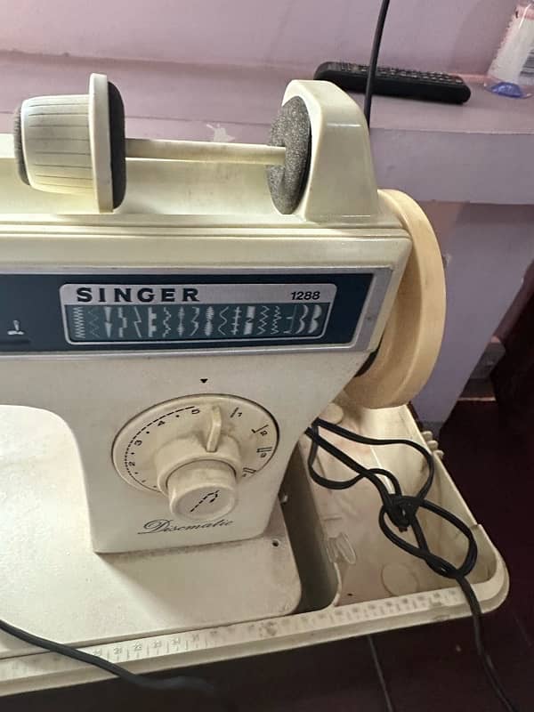 singer 1288 embroidery Machine Discmatic 7