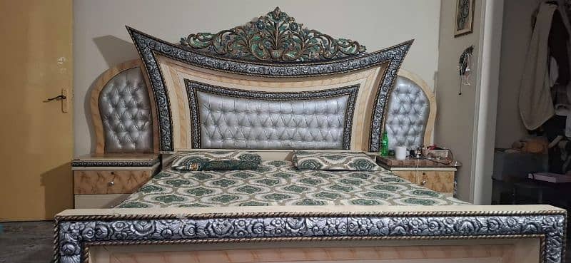 Bed Set (with side tables and dressing table) 0