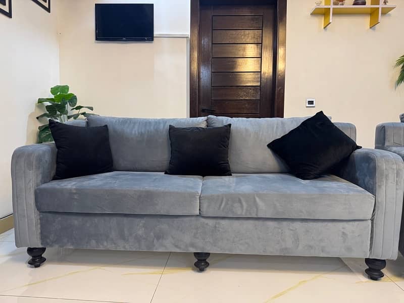 8 seater sofa brand new condition 1