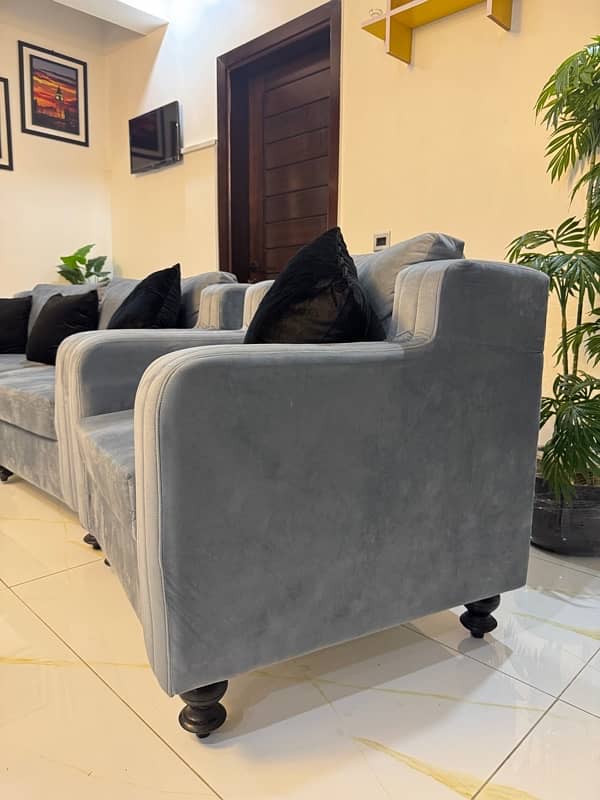 8 seater sofa brand new condition 2