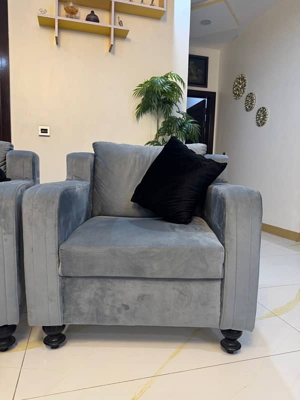 8 seater sofa brand new condition 3