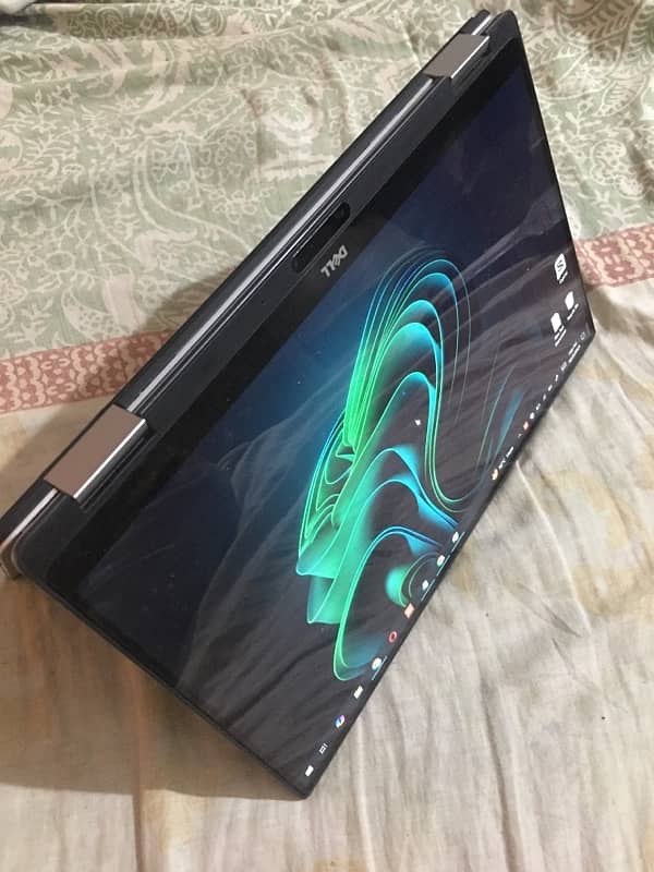 Dell XPS 13 2in1 i5 7th gen Touch screen 2