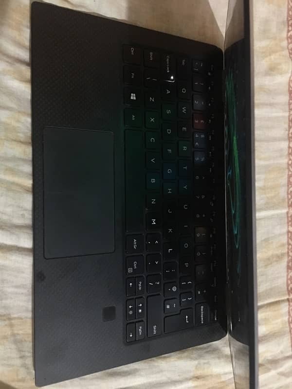 Dell XPS 13 2in1 i5 7th gen Touch screen 3