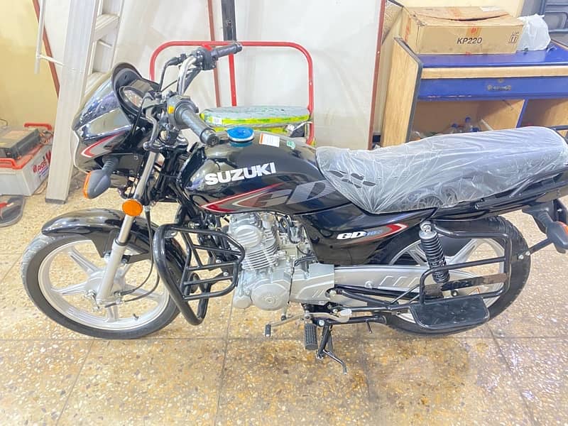 SUZUKI GD 110S 2024 ONLY 1 month used LIKE BRAND NEW WITH TUBELES TYRE 9