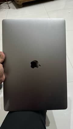 Macbook pro 2017 16gb 512gb