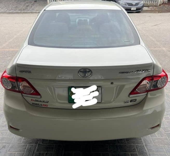 Toyota Corolla Altis 2011 4