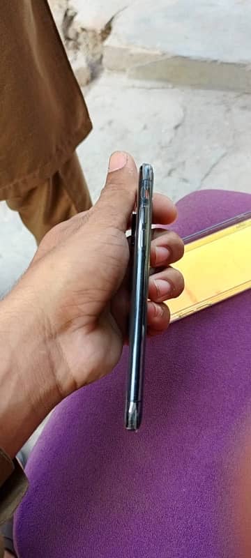 I phone Xs non pta  black color   10 /10 3