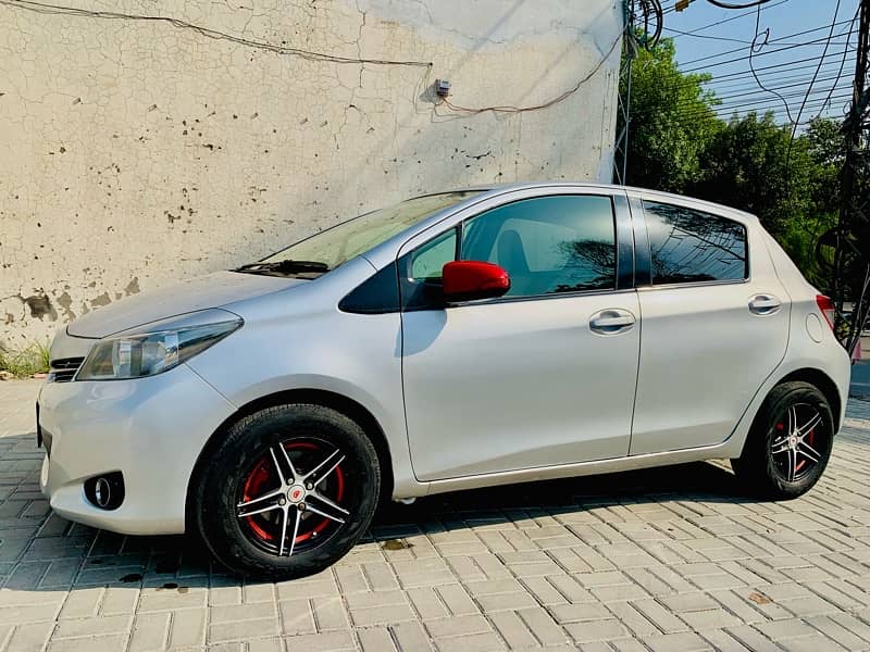 Toyota Vitz 2015 3