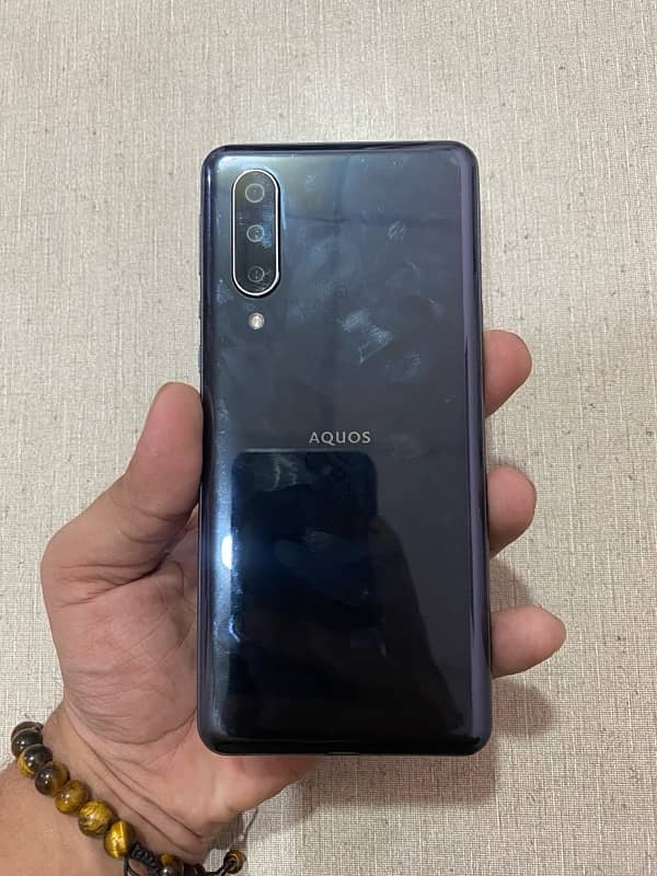 Sharp Aquas Zero 5G 3