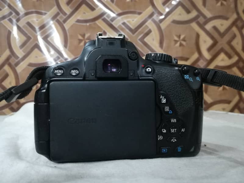 Canon 650d Touch dslr camera with two lenses for photos and videos 5