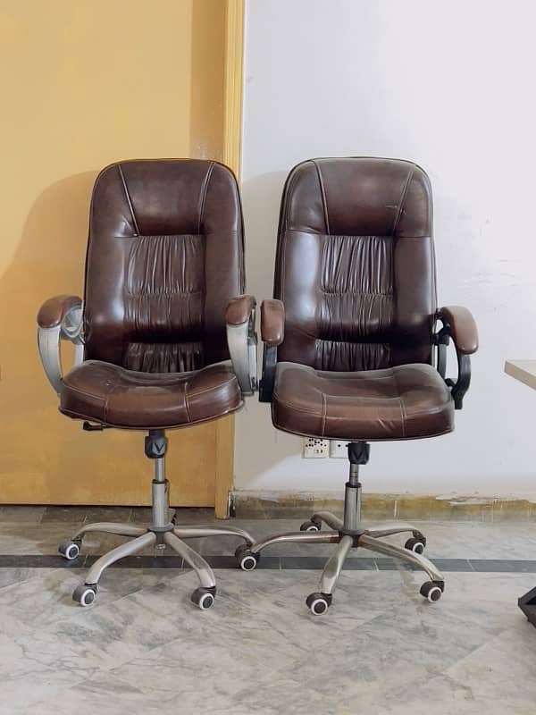 Executive and Office Chairs of 1 Pair Condition 9/10 0