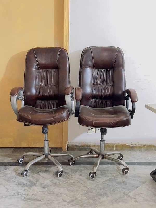 Executive and Office Chairs of 1 Pair Condition 9/10 12