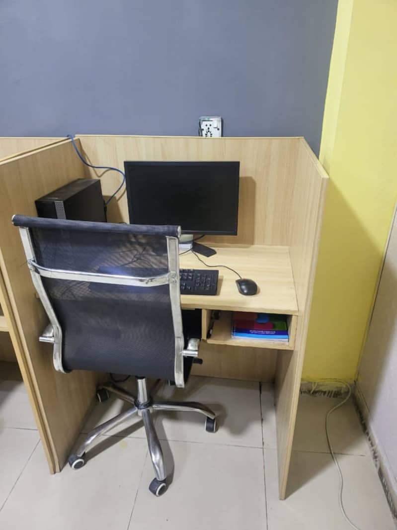 Office Work Station in very good condition 1