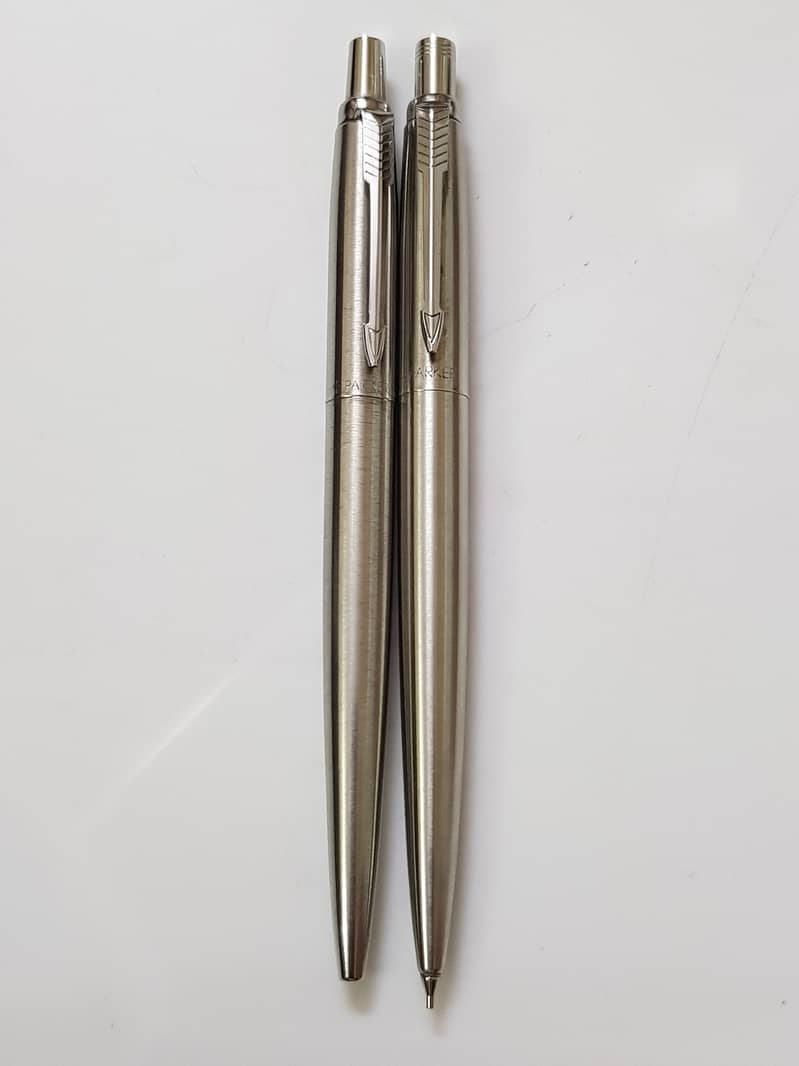 Pen and Pens (Parker / Sheaffer) 7