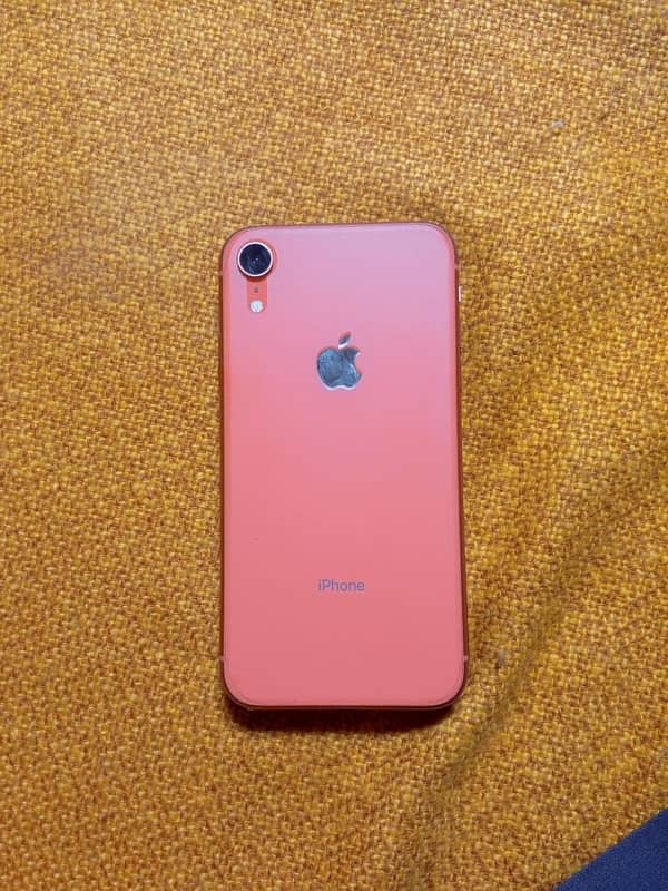 iPhone XR 1