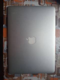 Apple MacBook air 2014 core I 5, 4 gb, 250 gb SSD, 1.5 gb graphic card