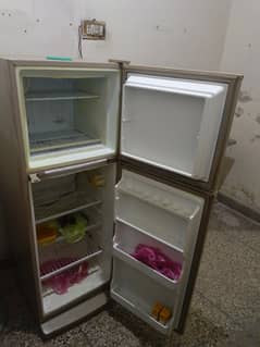 Dawalance Medium size Fridge 0