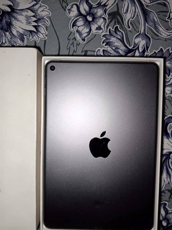 Ipad mini 5 Tablet New Condition good working for sale 0