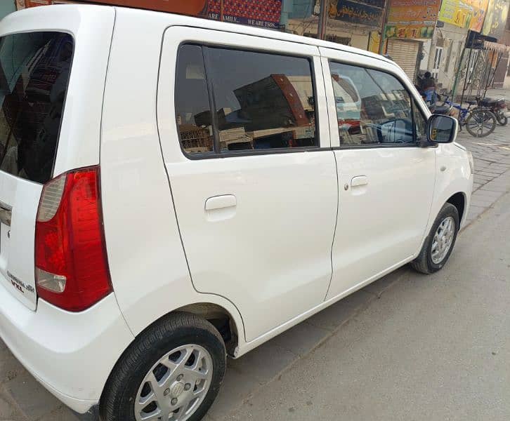 Suzuki Wagon R 2018 4