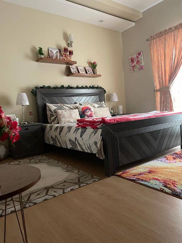 6 By 6 Size Bed With Sidetable & Dressing 4