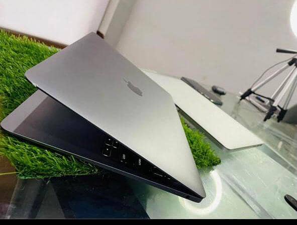 MacBook Air 2020 /13inch 5