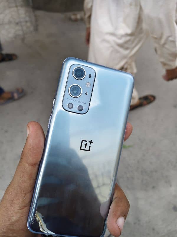 oneplus 9 pro 1