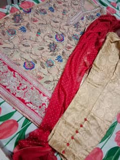 4 piece stitched beautiful suit Medium size Condition 9/10 Price 5k. . .