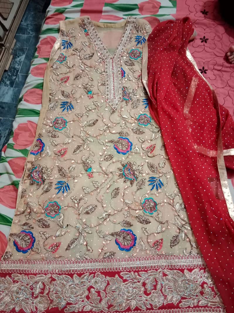 4 piece stitched beautiful suit Medium size Condition 9/10 Price 5k. . . 3