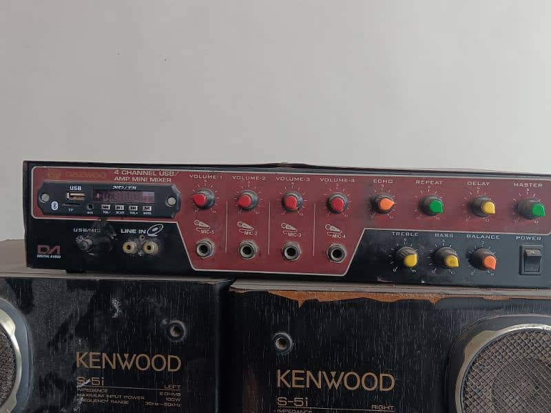 Kenwood Speakers with amplifier 4