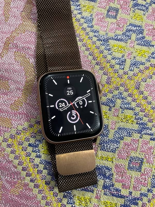 Apple Watch SE 44MM 0