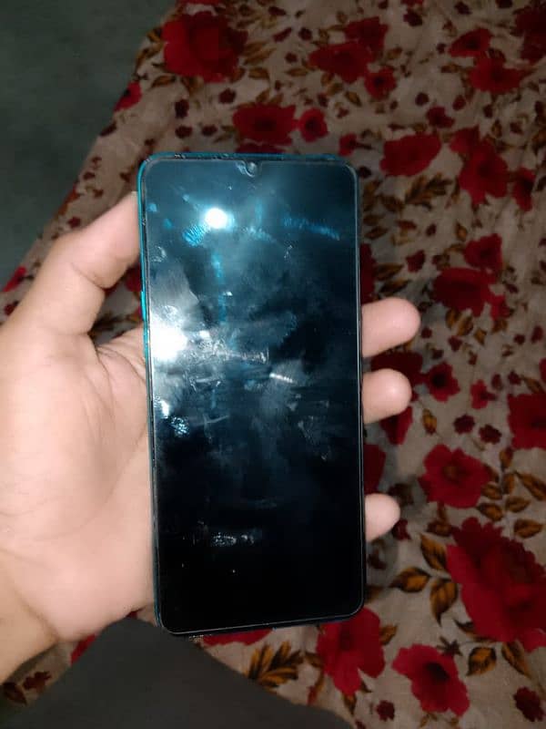 Realme 5i 4/64 snapdragon procecr back raff ha sido sa thori si 1