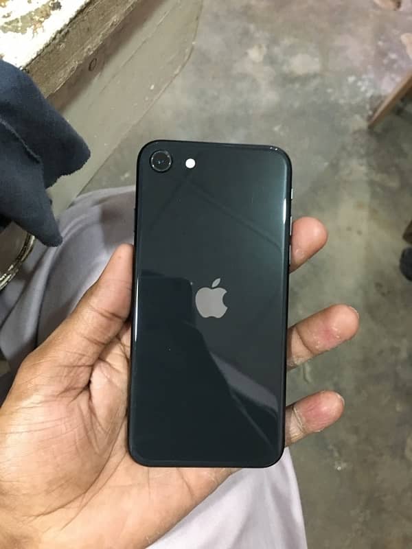 iPhone s e 2020 pta approved  64 gb 7