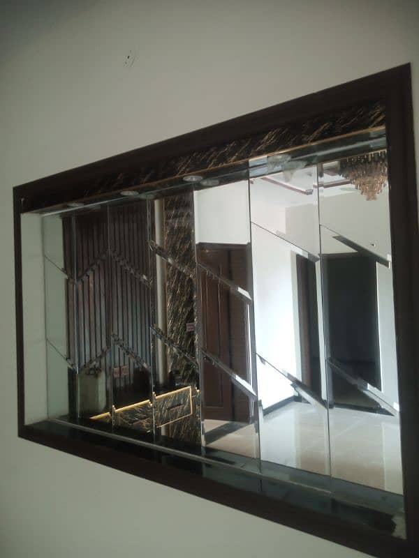 Diamond cut mirror wall 2