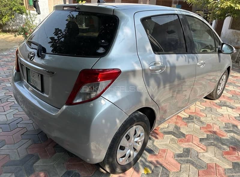 Toyota Vitz 2011 4