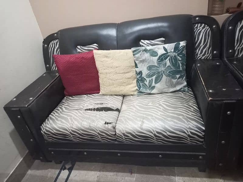 6 seater sofa set in black color 2