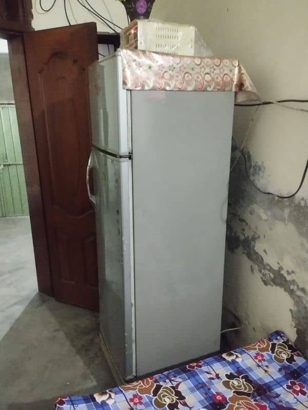 Singer Refrigerator for Sale Neat and clean condition 1