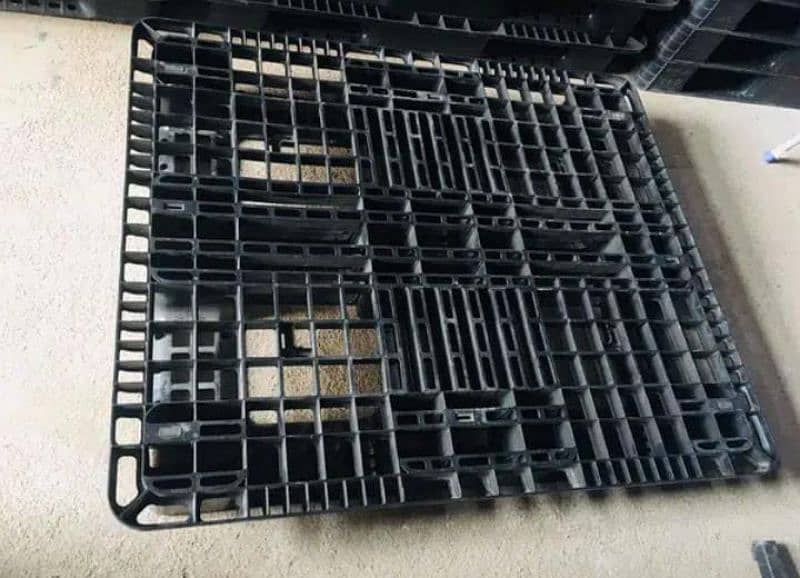 Plastic Pallet stock in Pakistan | Cantilever pallet rack | Storage 5