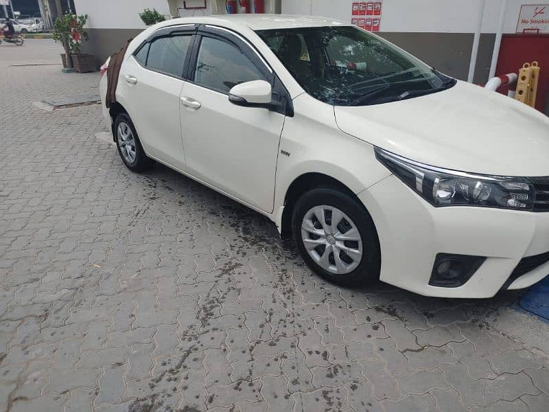 Toyota Corolla GLI 2017 Automatic( Karachi number) 2